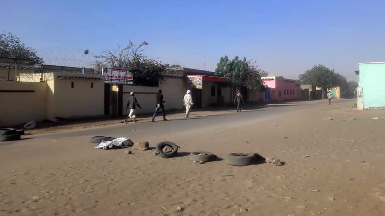 تجددت الاشتباكات في غرب دارفور مع اتساع أعمال العنف في السودان