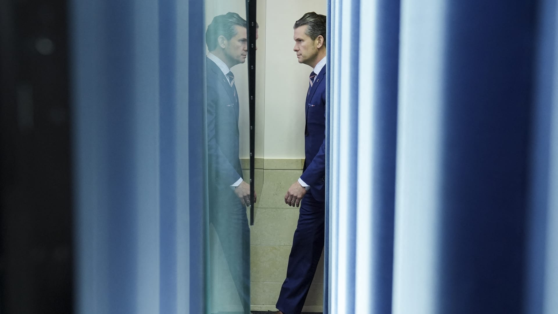 أراد "حملة صليبية".. كيف تبدو عقيدة وزير الدفاع الأمريكي في ظل الحرب على الجمهورية الإسلامية؟