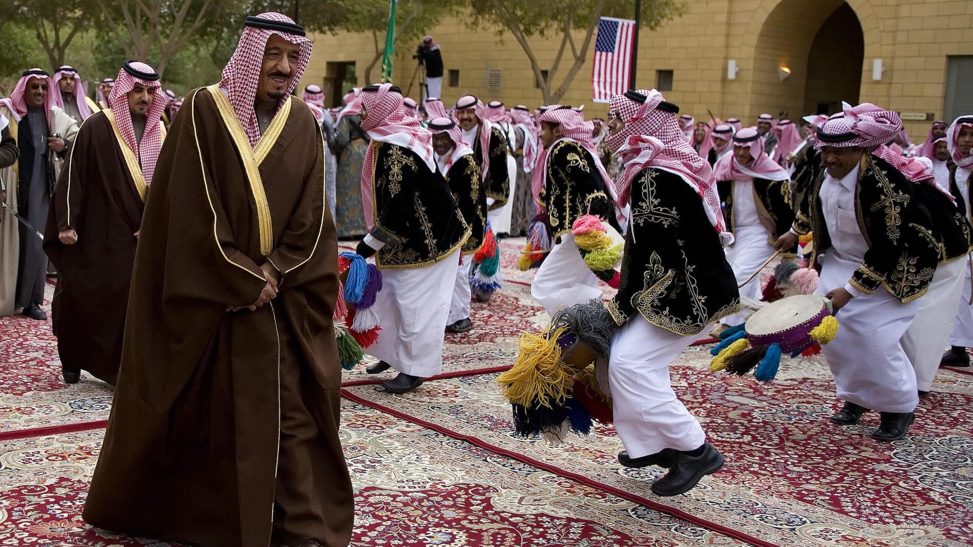 رد خبير اقتصادي غربي على "متى ستصبح السعودية قوة عظمى حرفيا؟" يثير تفاعلا