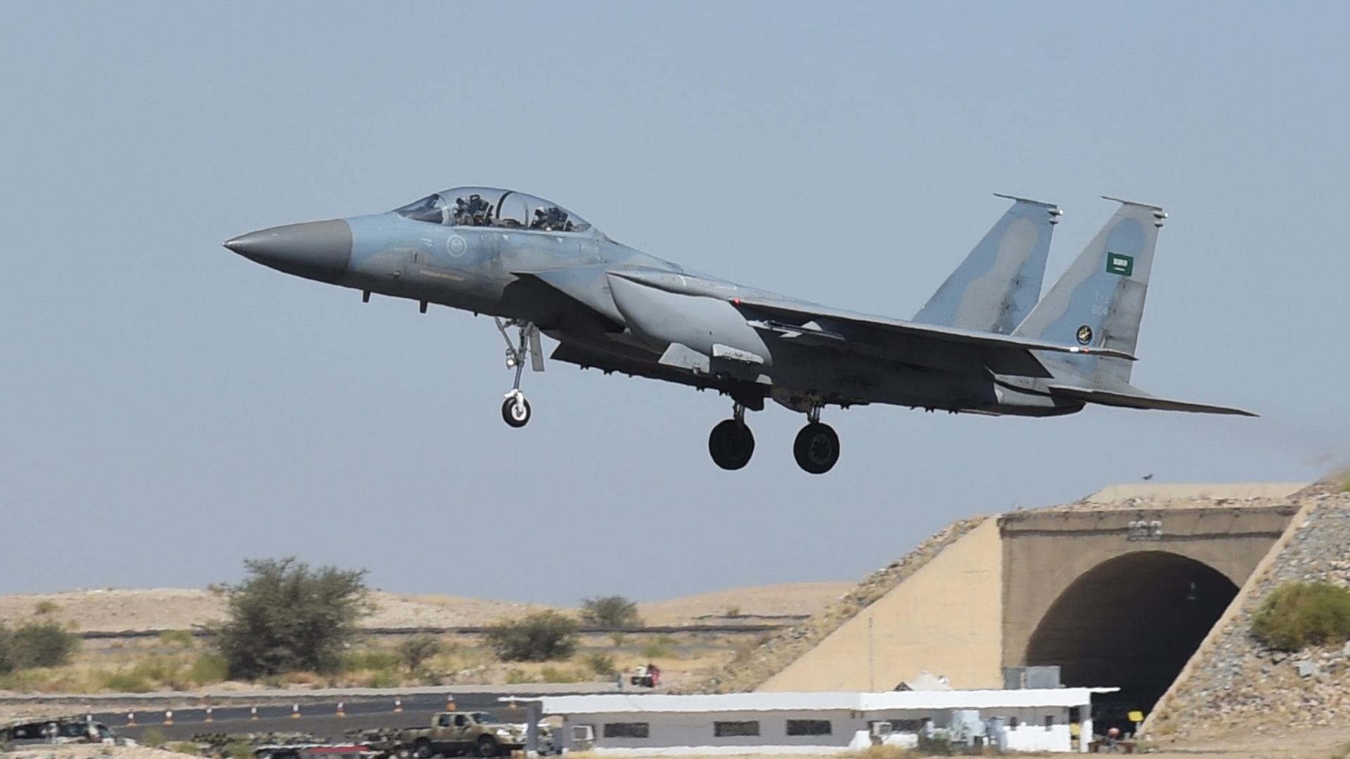 السعودية تعلن سقوط إحدى مقاتلاتها وتكشف السبب ومصير الطاقم