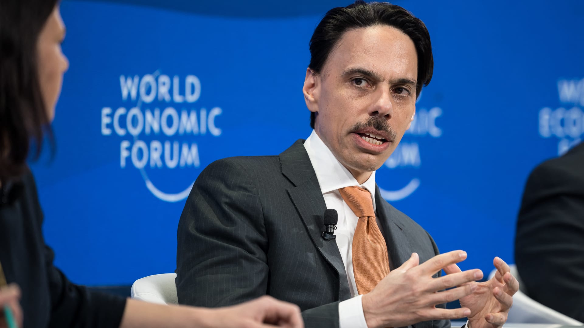 وزير الخارجية السعودي يدعو إلى "وقف فوري لإطلاق النار" في غزة