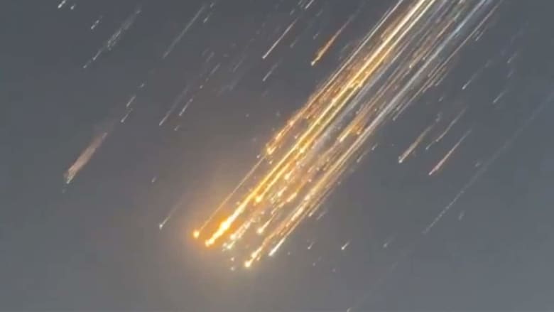 حقيقة الفيديو المنسوب إلى تساقط صواريخ إيرانية على إسرائيل