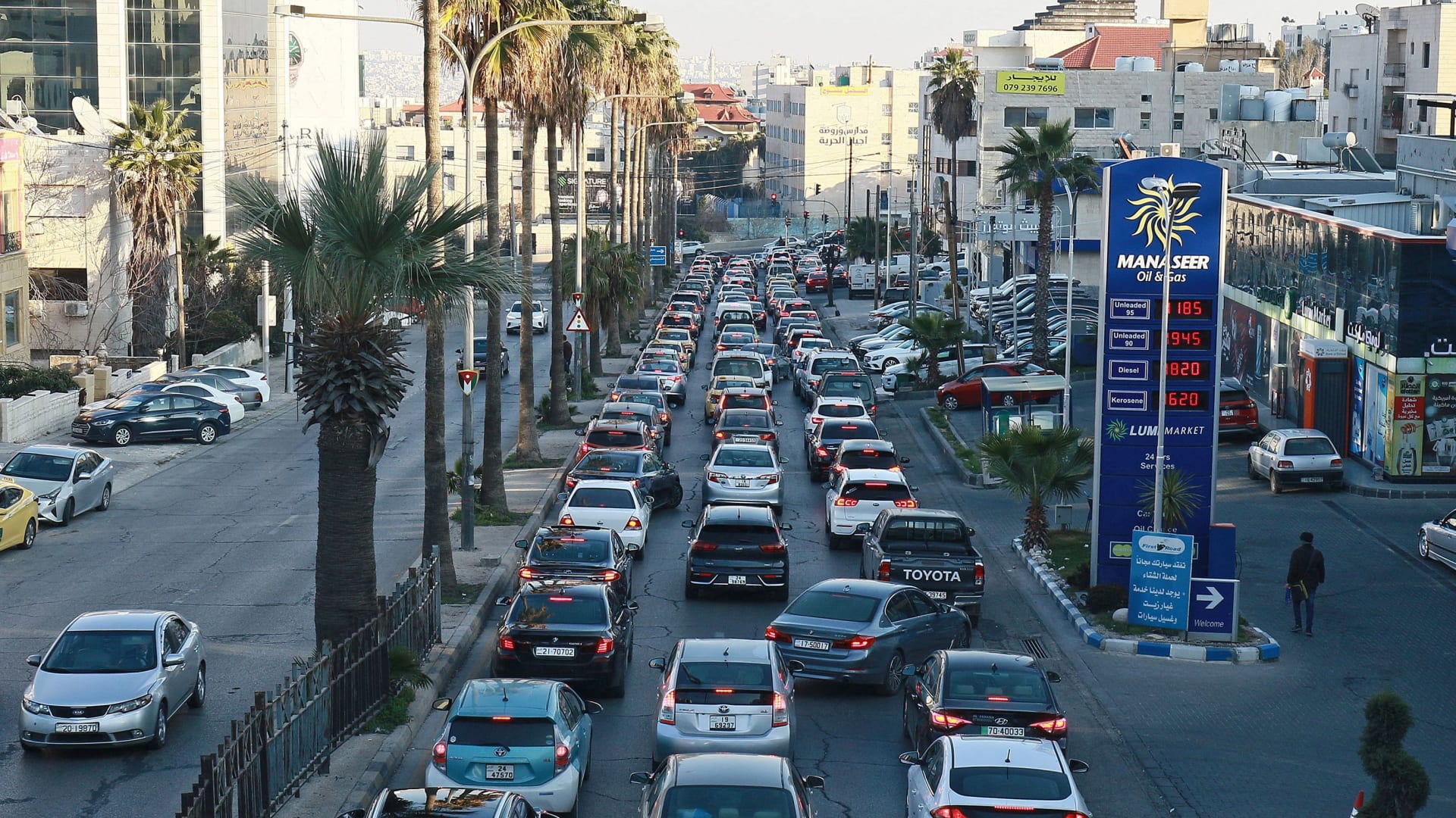 الأردن: ترقّب لرفع محتمل لأسعار المحروقات.. هذا ما يتوقعه خبراء وبرلمانيون