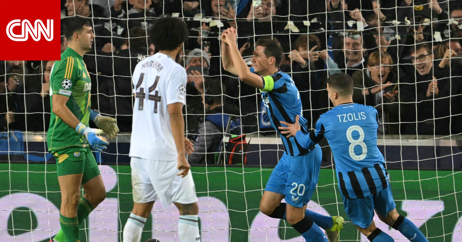 ربما لم ترَ مثلها.. لاعب أستون فيلا يتسبب بركلة جزاء "غريبة" في دوري أبطال أوروبا