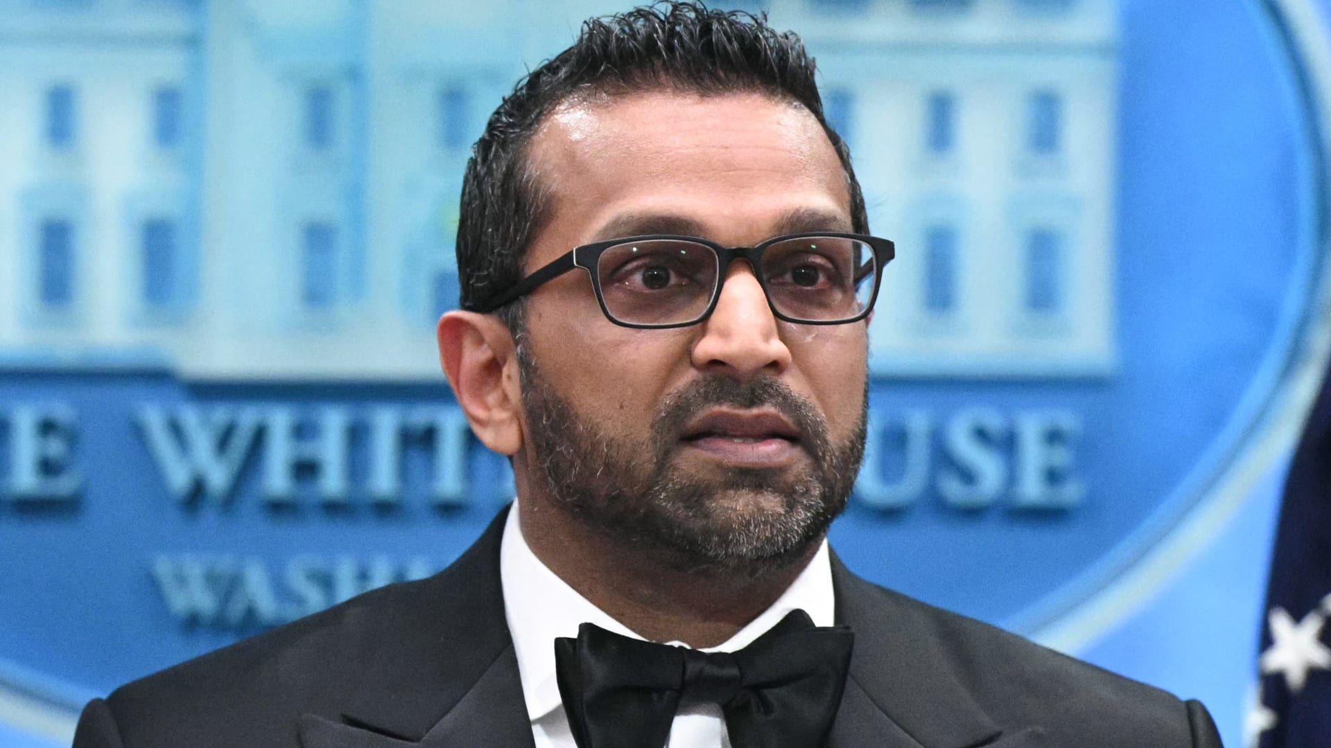 أول تعليق لرئيس FBI عن إطلاق النار بعشاء مراسلي البيت الأبيض