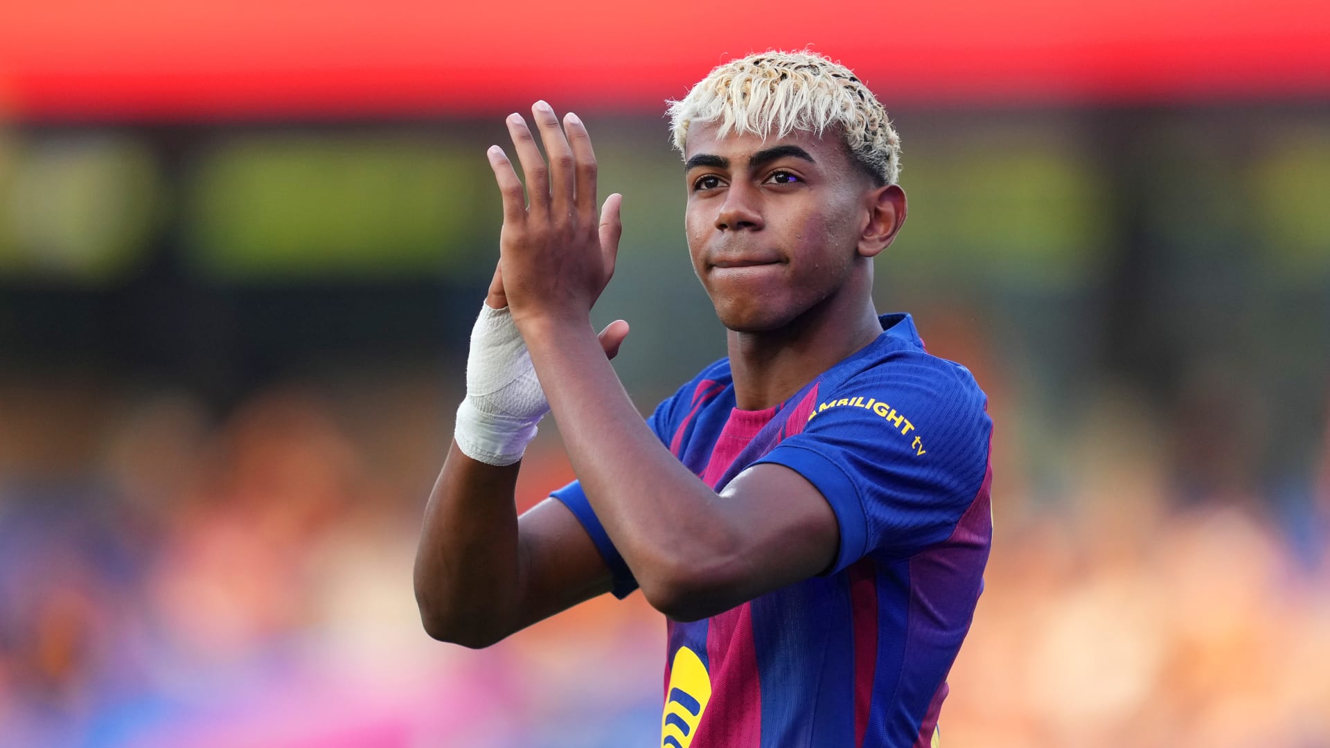 ماذا قال لامين يامال عن إمكانية فوزه بالكرة الذهبية هذا العام