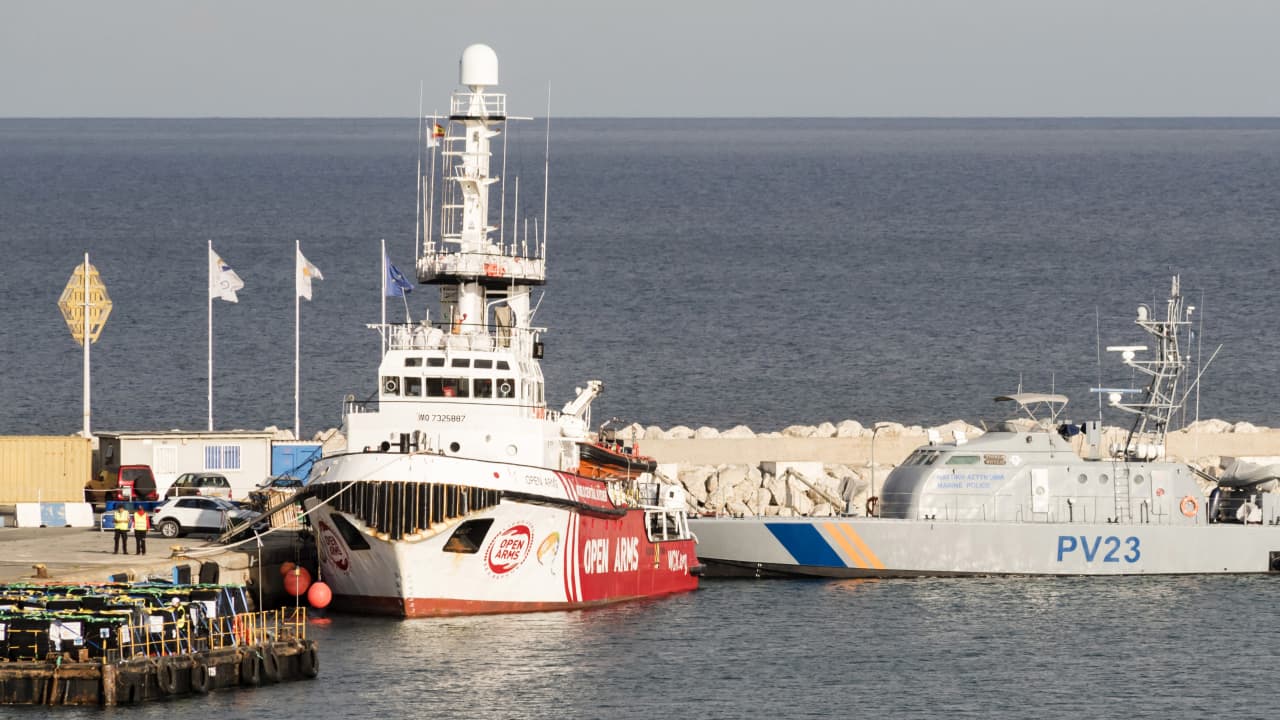 قبرص تعلن موعد مغادرة أول سفينة مساعدات عبر الممر البحري إلى غزة 