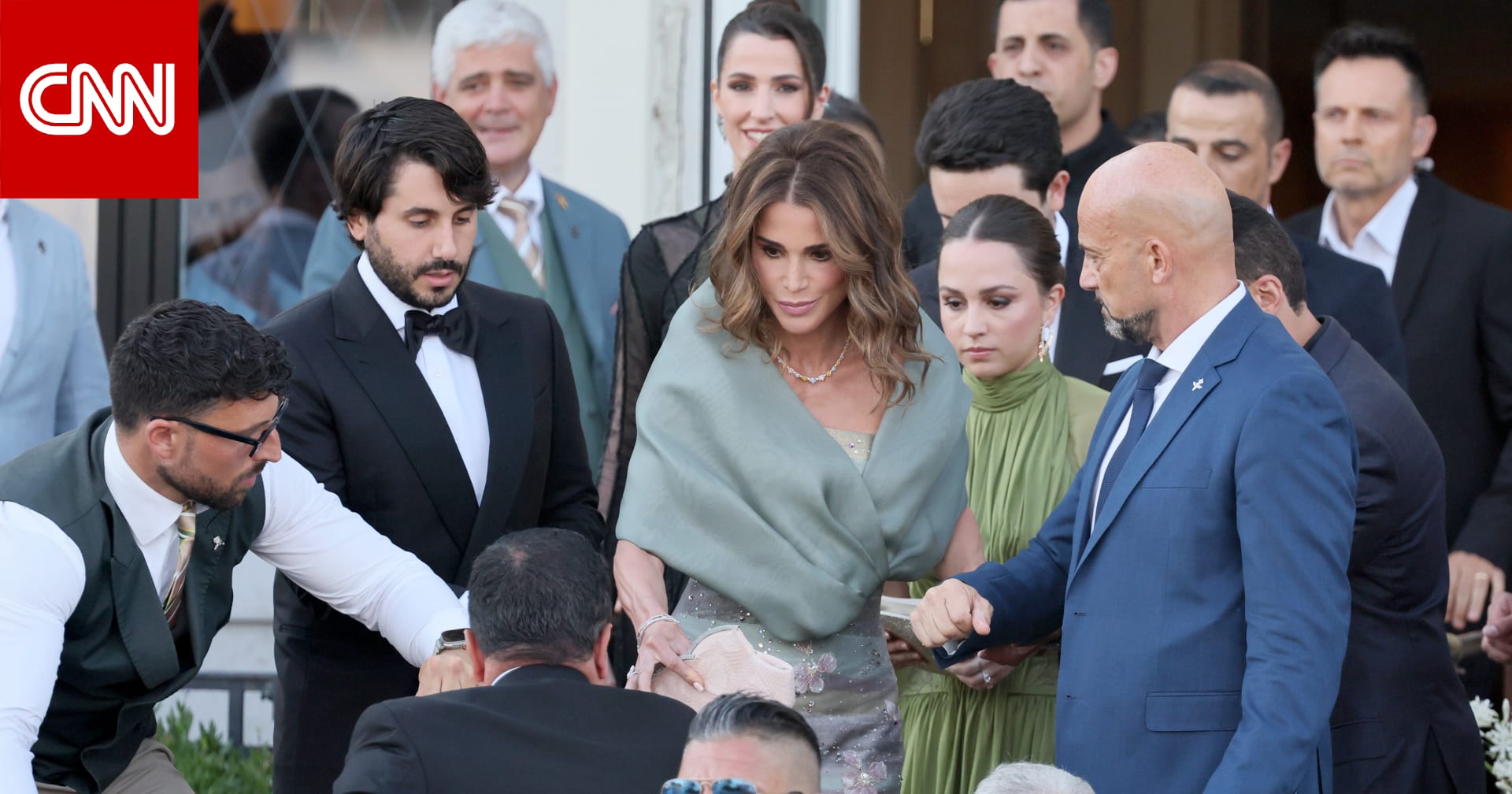 بطلّة ملكية ساحرة.. الملكة رانيا تتألّق في حفل زفاف مؤسس شركة "أمازون" جيف بيزوس والصحافية السابقة لورين سانشيز 