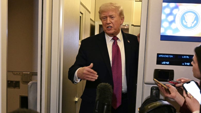 كيف رد ترامب على سؤال حول احتمالية فرض رسوم بمضيق هرمز؟