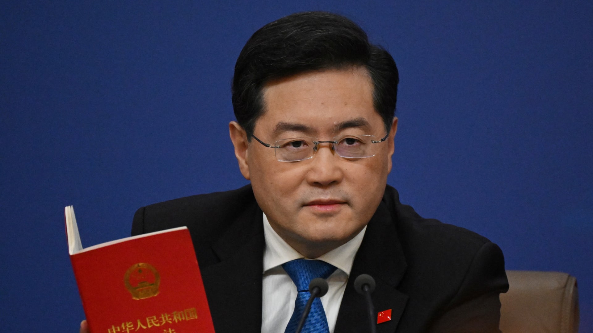 وزير خارجية الصين يوجه تحذيرا حول إنشاء "ناتو" في آسيا وينفي تقديم أسلحة لروسيا