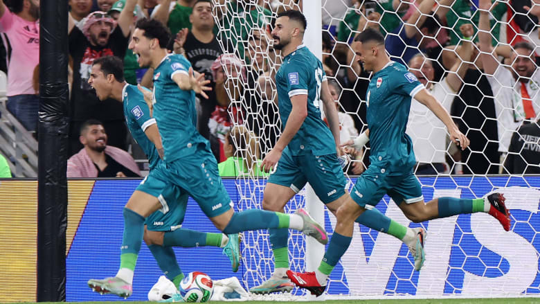 بعد التأهل للمونديال.. كيف أصبحت الظروف الصعبة "وقودًا" لإنجازات منتخب العراق على مر عقود؟