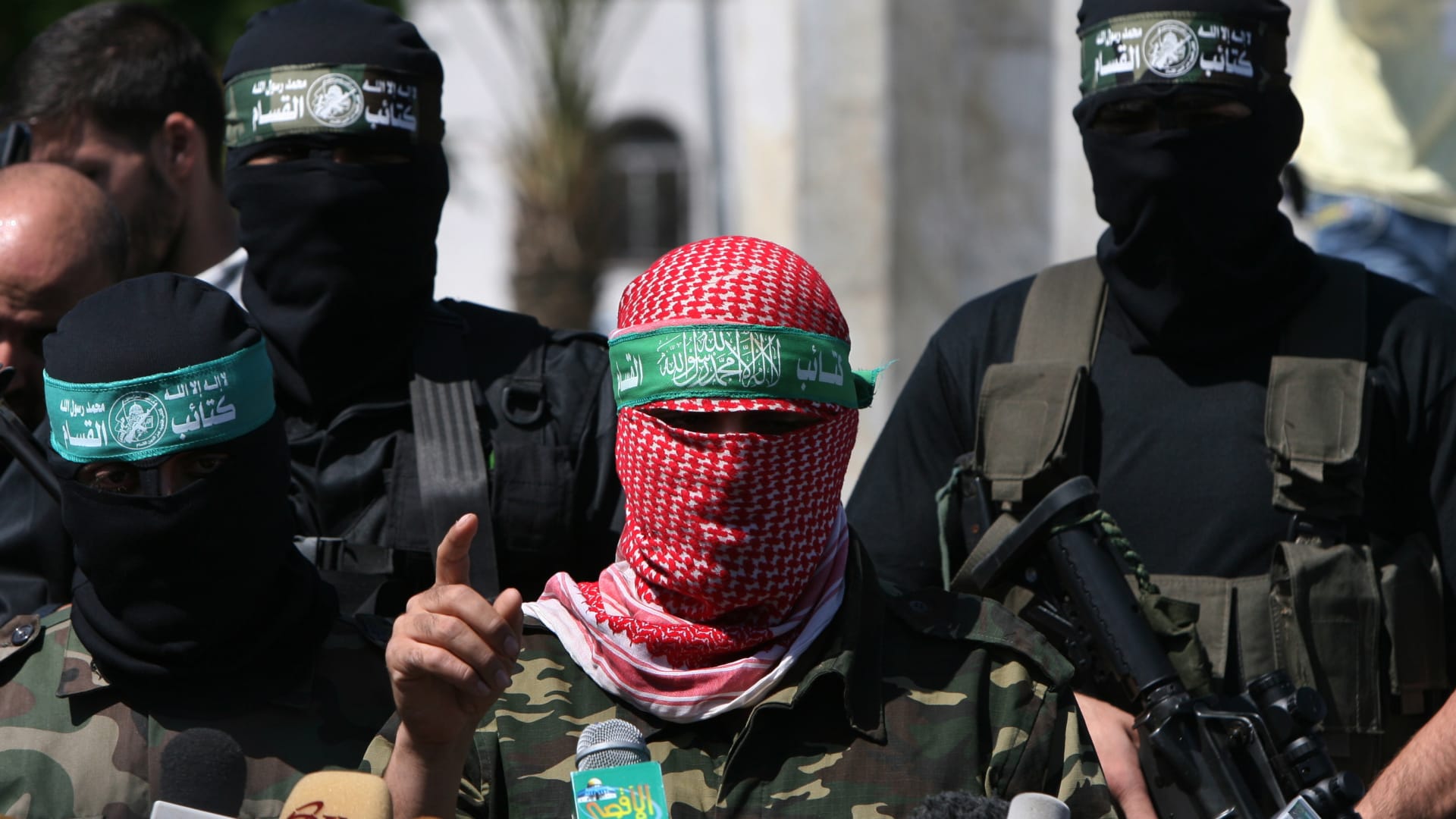 مقاطع مصوّرة من منظور مقاتلي حماس تظهر أساليب الحرب التي يتبعونها ضد الجيش الإسرائيلي