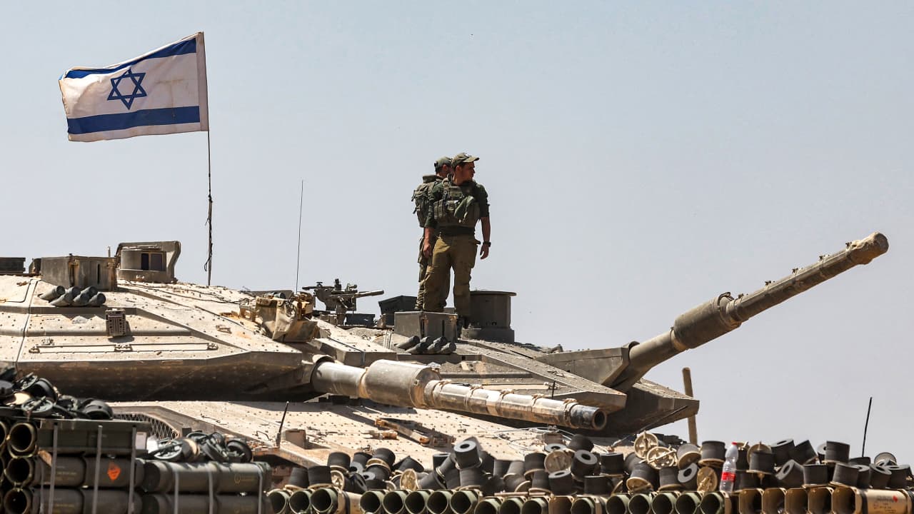 الجيش الإسرائيلي: اكتشفنا أنفاقا على طول محور فيلادلفيا مؤدية إلى سيناء.. ونتحدث مع مصر