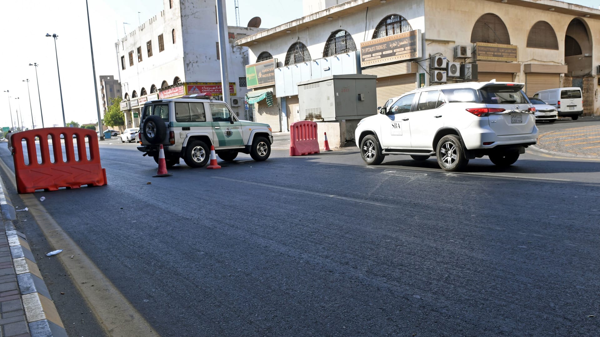 بعد فيديو محاولته اختطاف سيدة في الطريق العام.. الأمن السعودي يعتقل مواطنا من أصحاب السوابق