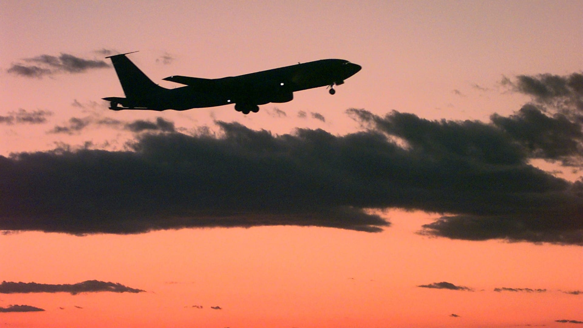 الجيش الأمريكي يعلن عن سقوط طائرة تزويد بالوقود في العراق