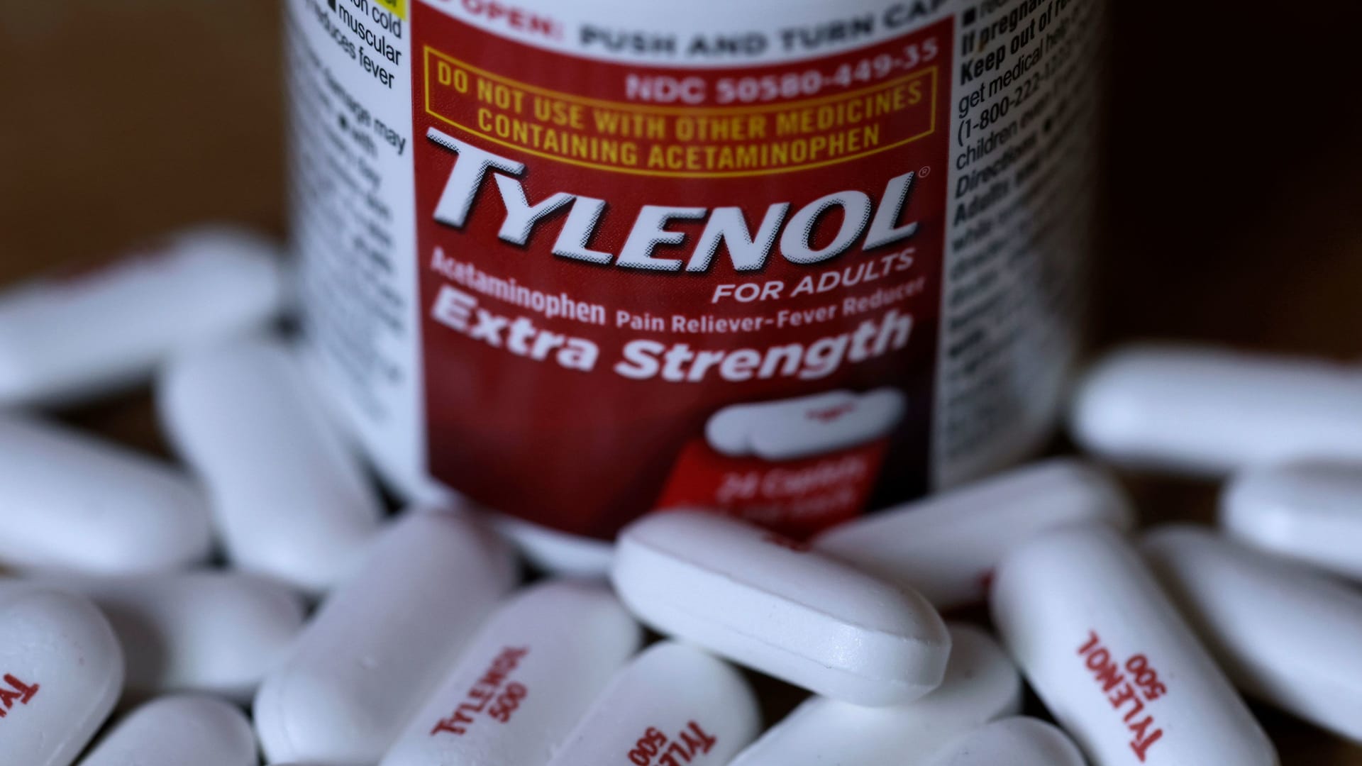 تايلينول والحمل: دراسة وخبراء يردّون على إدارة ترامب ينفون صلته بالتوحد