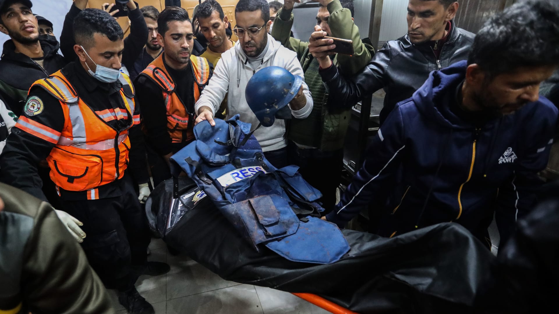 مع استمرار الكارثة الإنسانية في غزة.. المستشفيات على حافة الانهيار