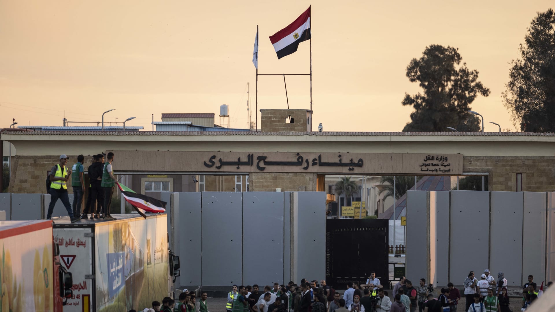 دعم سعودي "كامل" لمصر بعد تصريحات نتنياهو عن "تهجير الفلسطينيين" عبر معبر رفح
