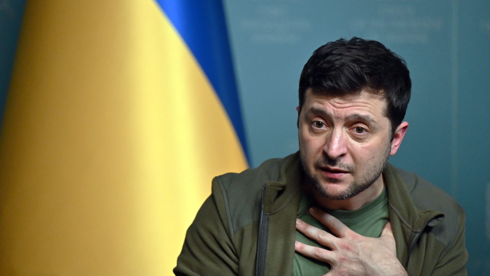 رئيس أوكرانيا: نحن مستعدون لوضع الحياد والدولة غير النووية thumbnail