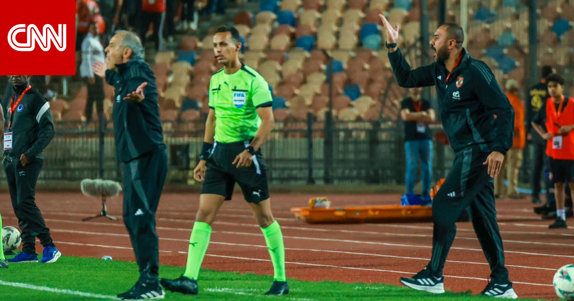 هكذا اعترض لاعبو الأهلي المصري على قرارات حكم مباراة الهلال السوداني