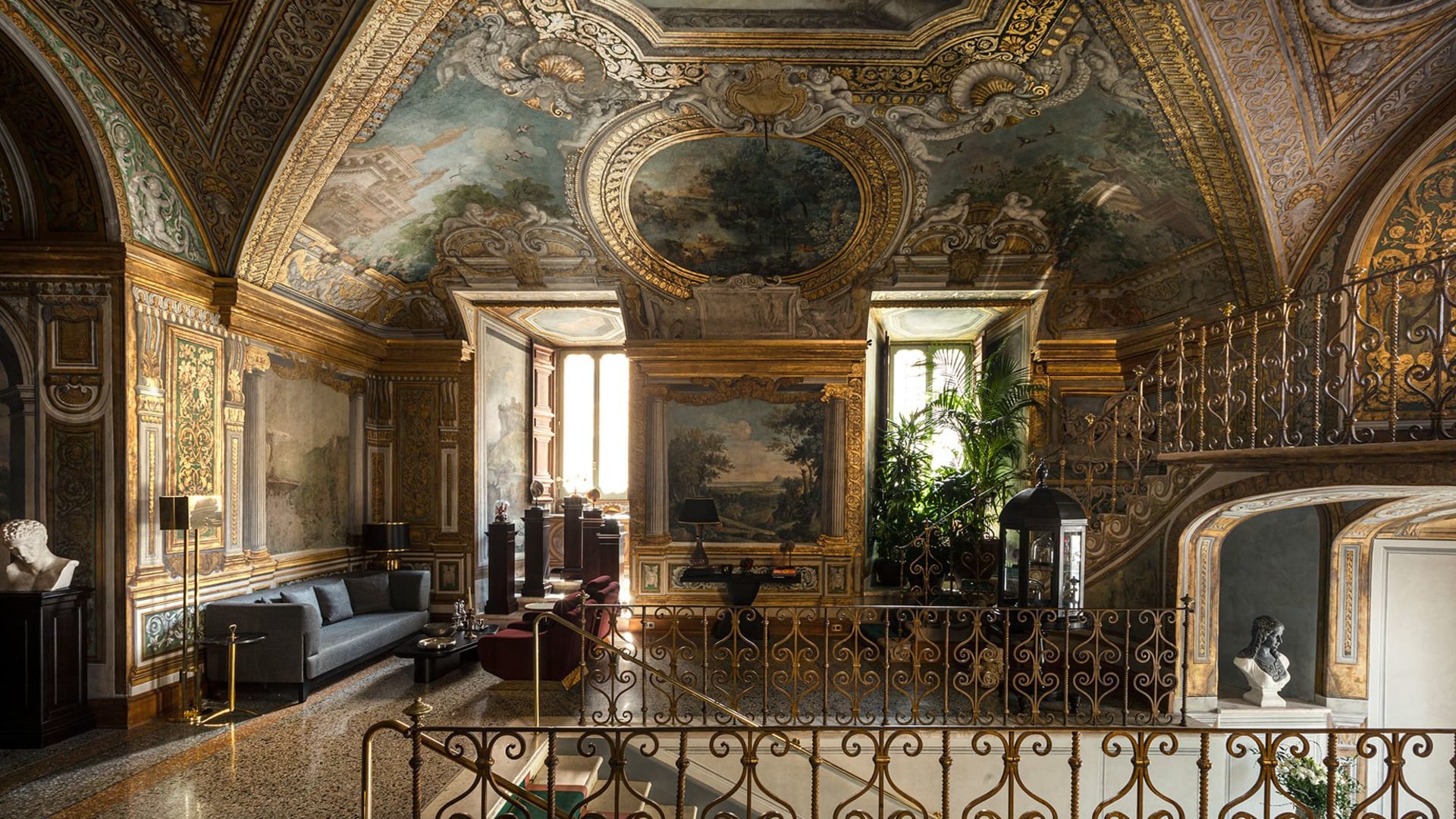 ليلة واحدة مع فطور في قصر فيلون التاريخي بإيطاليا.. قدرها 27000 دولار 1 ليلة واحدة مع فطور في قصر فيلون التاريخي بإيطاليا.. قدرها 27000 دولار