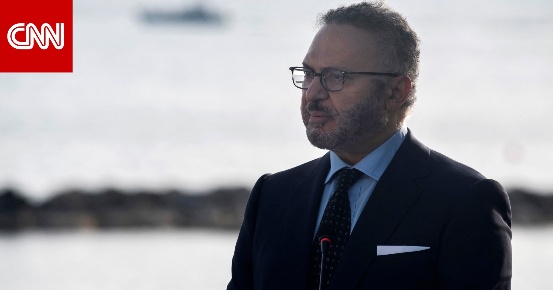 "عجز عسكري وإفلاس أخلاقي".. أنور قرقاش يعلق على هجمات إيران بدول الخليج