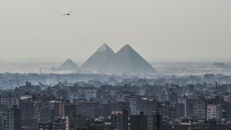 صورة عامة للأهرامات في مصر 