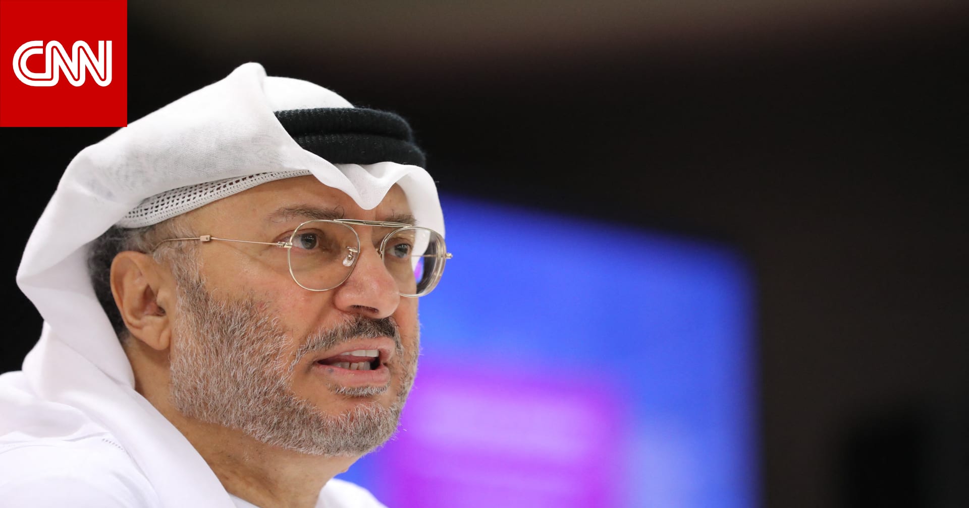 قرقاش يوجه انتقادًا للدول العربية والإقليمية "الكبرى": أين أنتم في وقت الشدّة؟ 