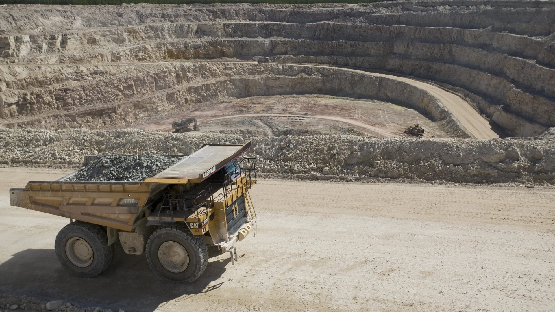 3 دول تنتج أكثر من ثلثي إمداداته العالمية.. هذا حجم تعدين اليورانيوم - CNN Arabic