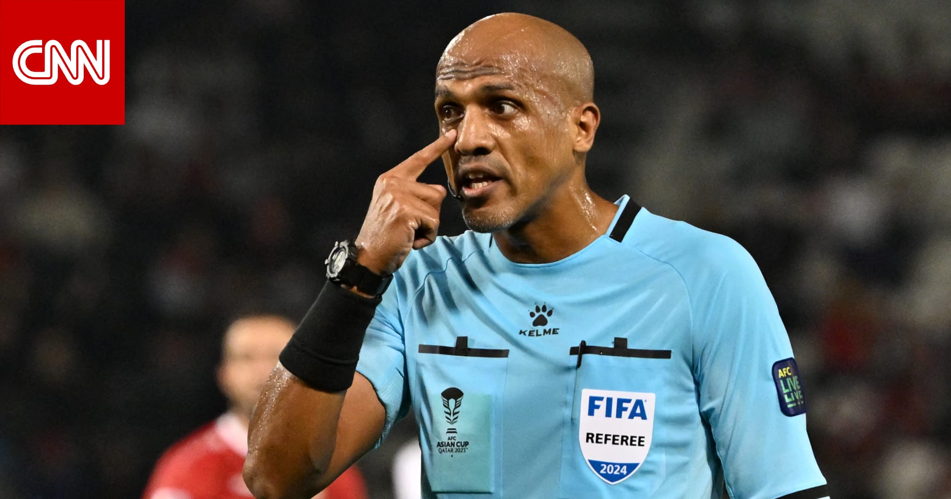 أدان "التهديد والوعيد".. بيان من الاتحاد العُماني بعد مهاجمة جماهير منتخب إندونيسيا للحكم أحمد الكاف