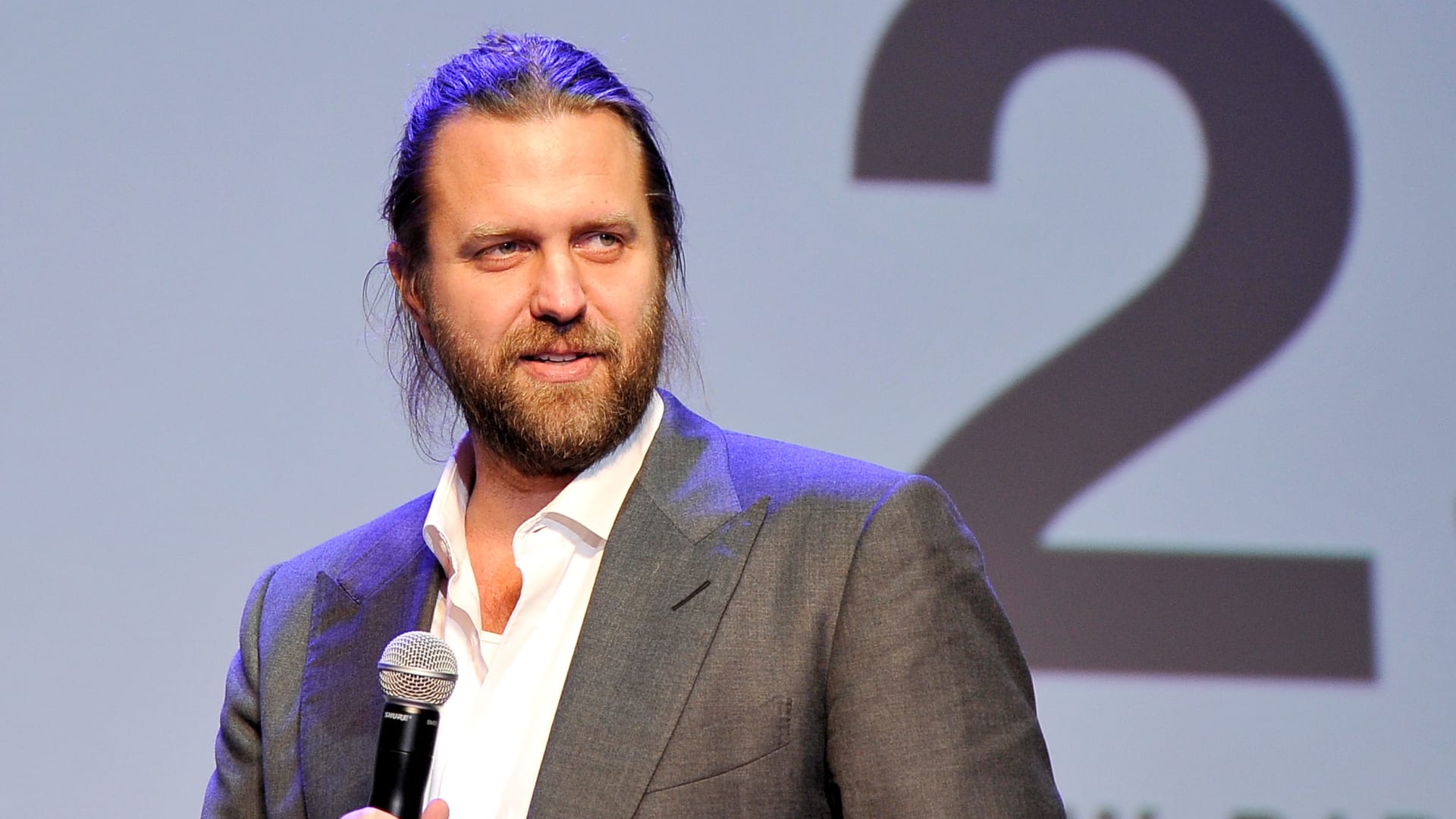 إدانة مخرج بتهمة الاحتيال على نتفليكس بـ11 مليون دولار أنفقها ببذخ