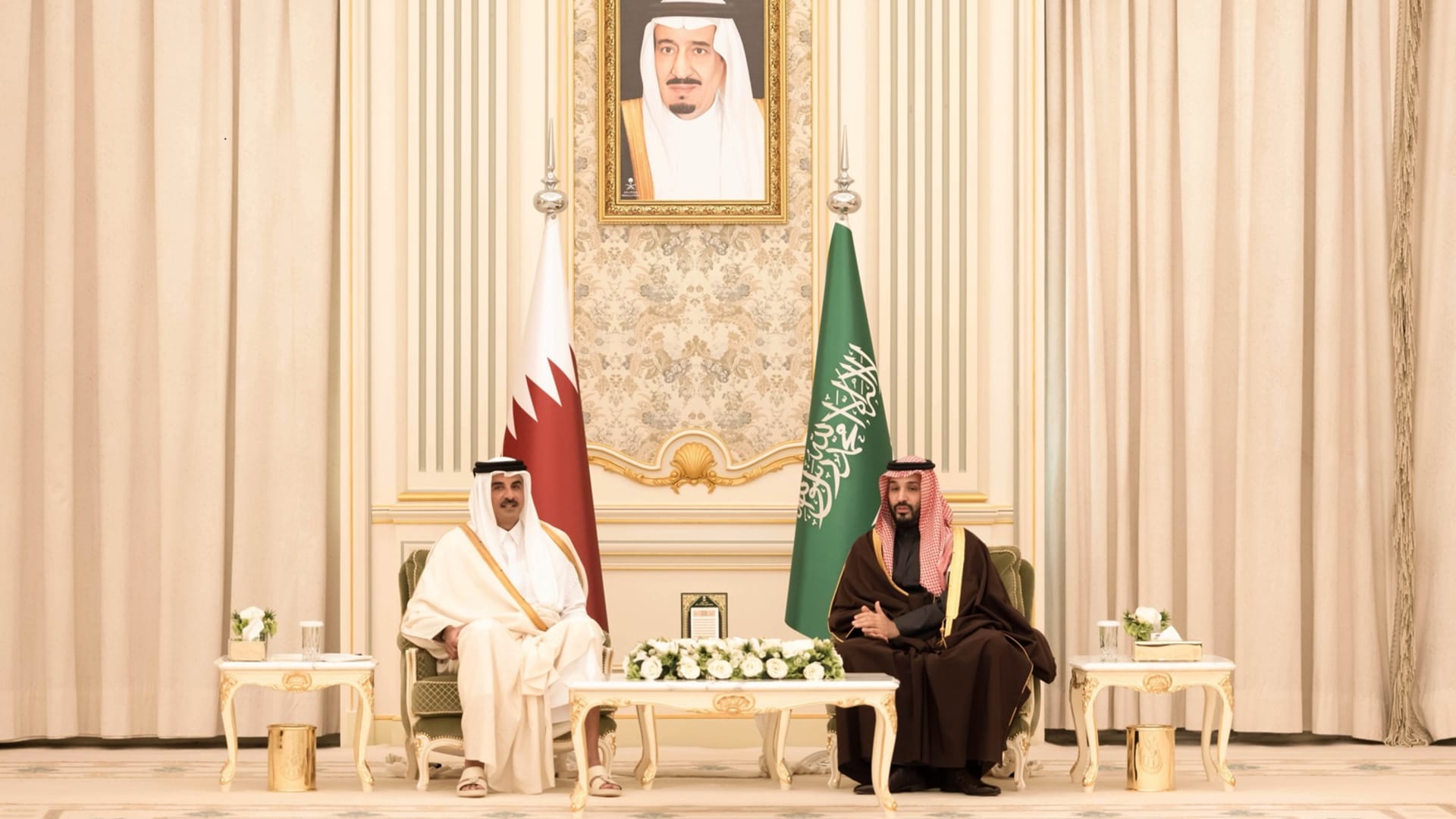 تفاعل على ما قاله ولي العهد السعودي لدى استقباله ووداعه أمير قطر في الرياض