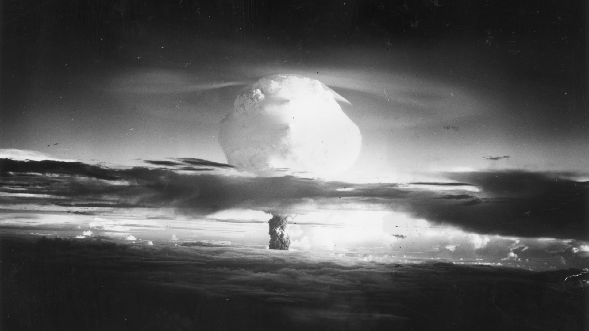 لماذا حذر بايدن من حرب "نهاية العالم" الآن ردًا على تهديدات بوتين النووية؟