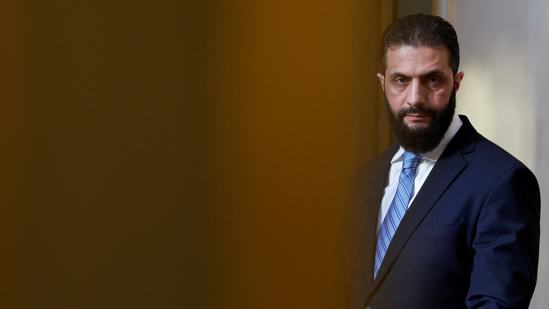 سوريا.. تقارير لقاء أحمد الشرع ومسؤولين إسرائيليين تثير تفاعلا ومصدر سوري رسمي ينفي