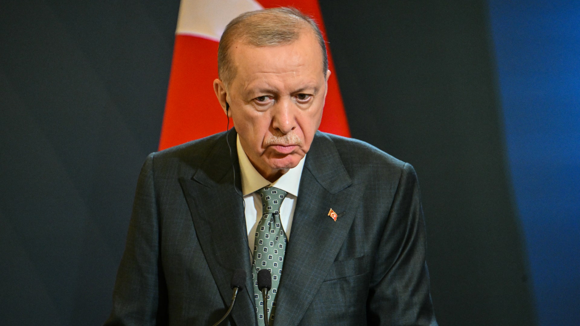 "الأخ العزيز".. رئيس وزراء باكستان يشكر أردوغان على الدعم
