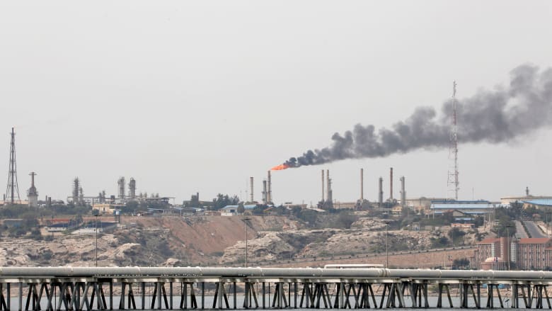 "خطوط النفط الإيرانية ستنفجر خلال ثلاثة أيام".. ماذا قال خبراء عن مزاعم ترامب؟