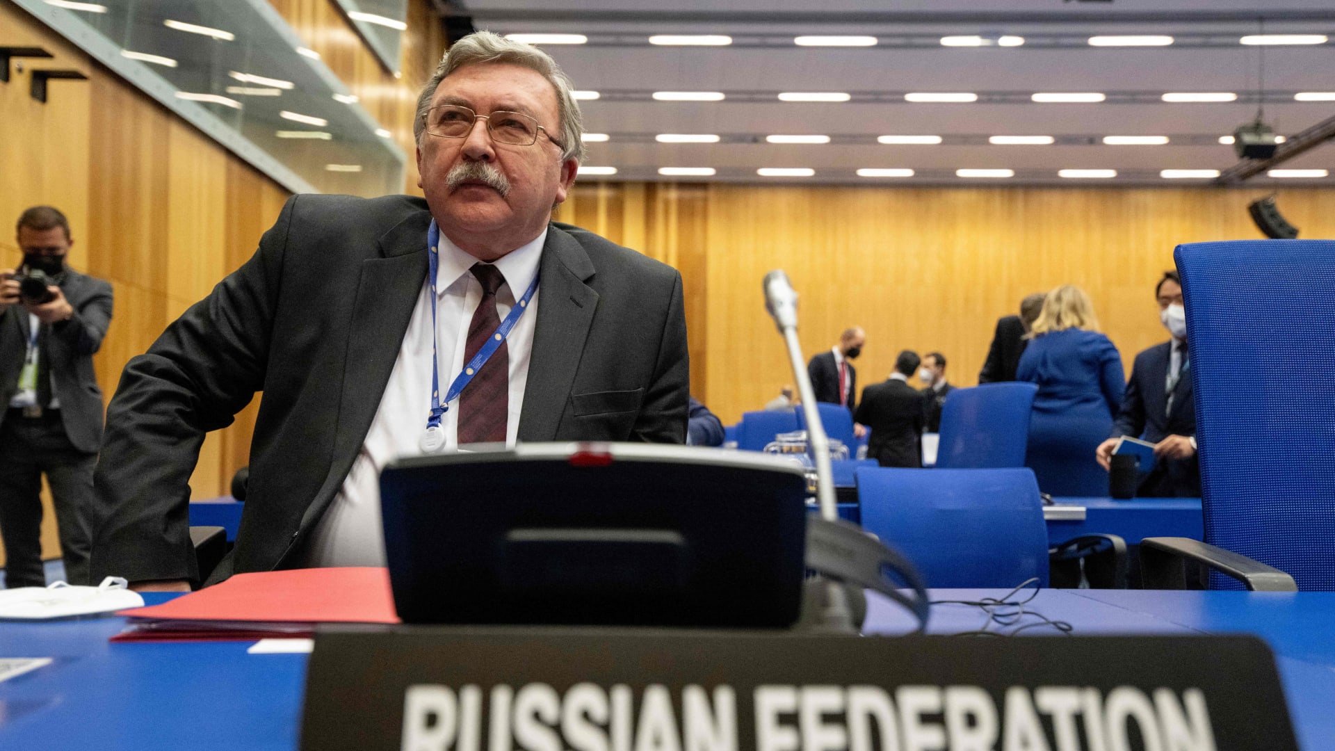 صورة أرشيفية لميخائيل أوليانوف، كبير المفاوضين الروس في المحادثات بشأن إحياء الاتفاق النووي 