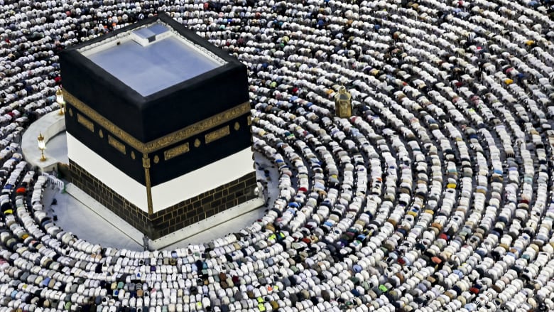 اختفاء امرأة أردنية في الحرم المكي وادعاء "خطفها".. والداخلية السعودية ترد 