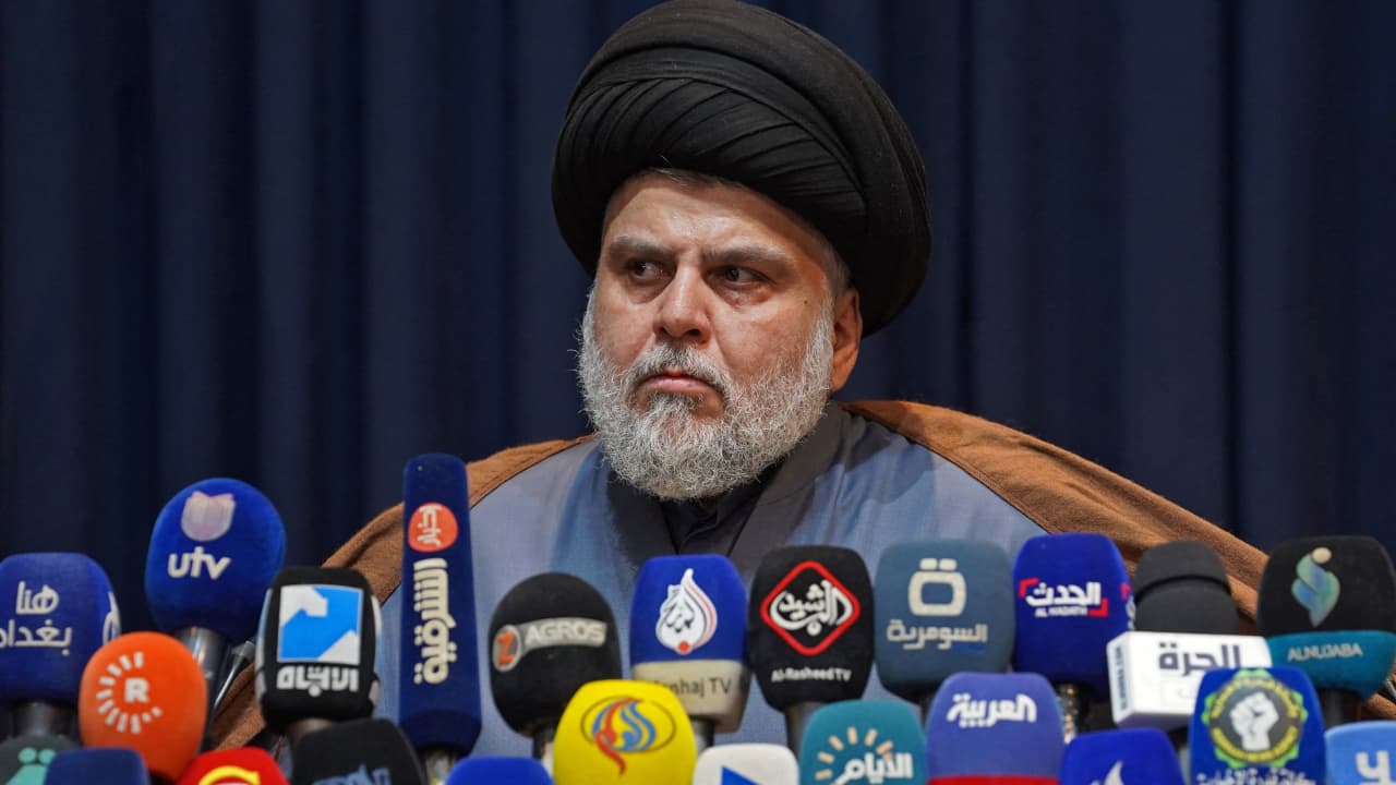 العراق.. مقتدى الصدر يمنع "سريا السلام" من إقامة أي استعراض عسكري مسلح إلا بعد مراجعته
