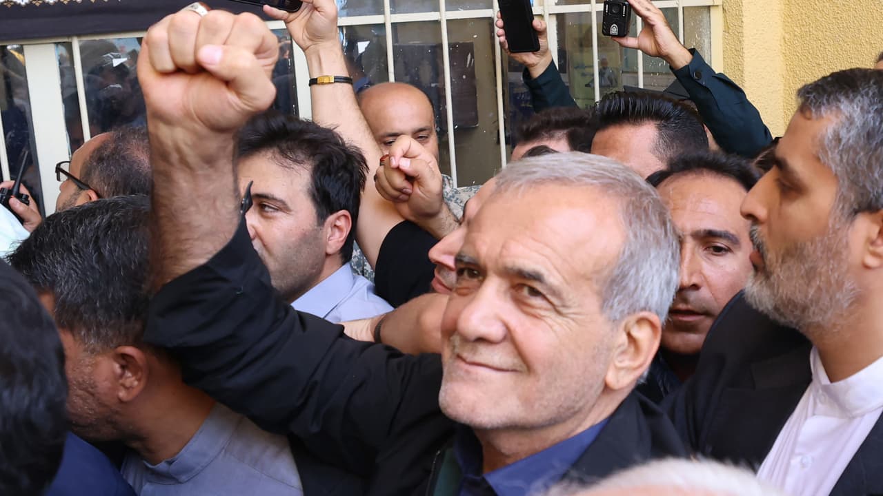 أول تصريحات لمسعود بزشكيان بعد فوزه بالانتخابات الرئاسية الإيرانية