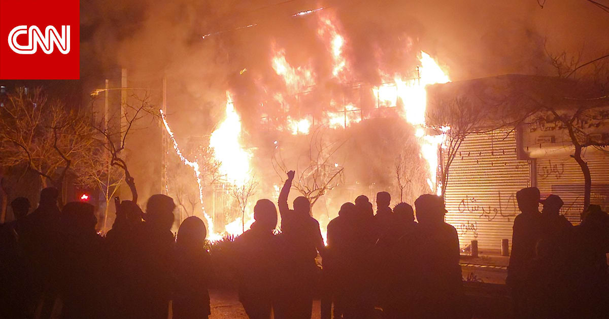 فيديو متداول لـ"رفع علم الملكية خلال احتجاجات جديدة في إيران".. ما حقيقته؟