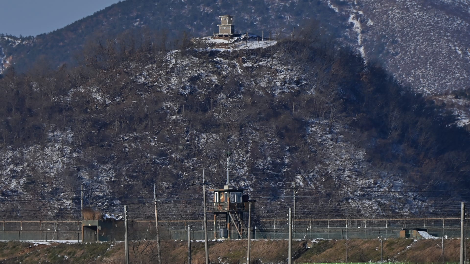 حادثة نادرة.. مجهول يعبر الحدود العسكرية من كوريا الجنوبية إلى كوريا الشمالية