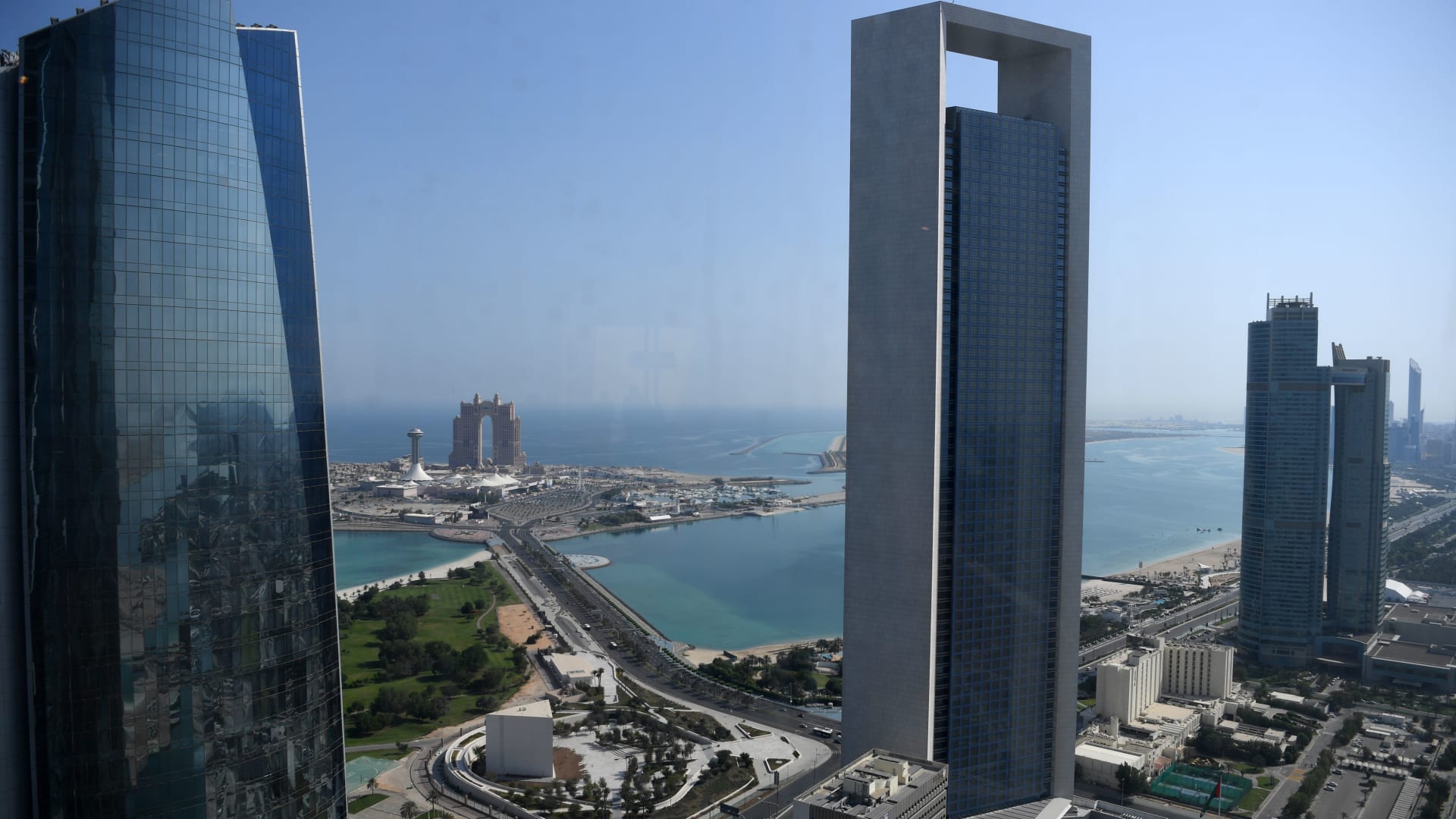 رغم أزمة كورونا.. الاستثمارات الأجنبية في الإمارات تنمو 44.2٪ خلال 2020