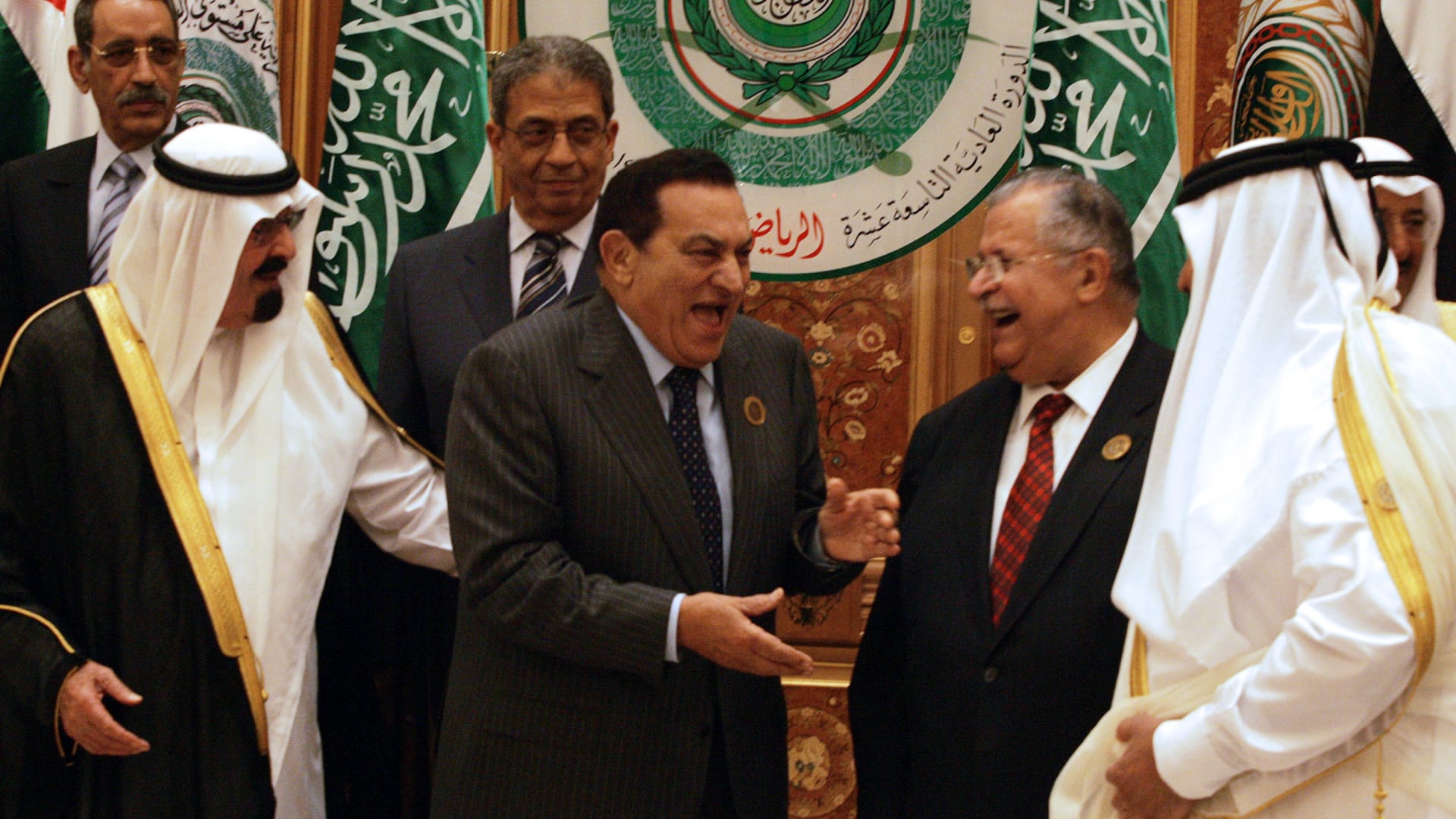 صورة أرشيفية للرئيس المصري مع زعماء خليجيين العام 2007