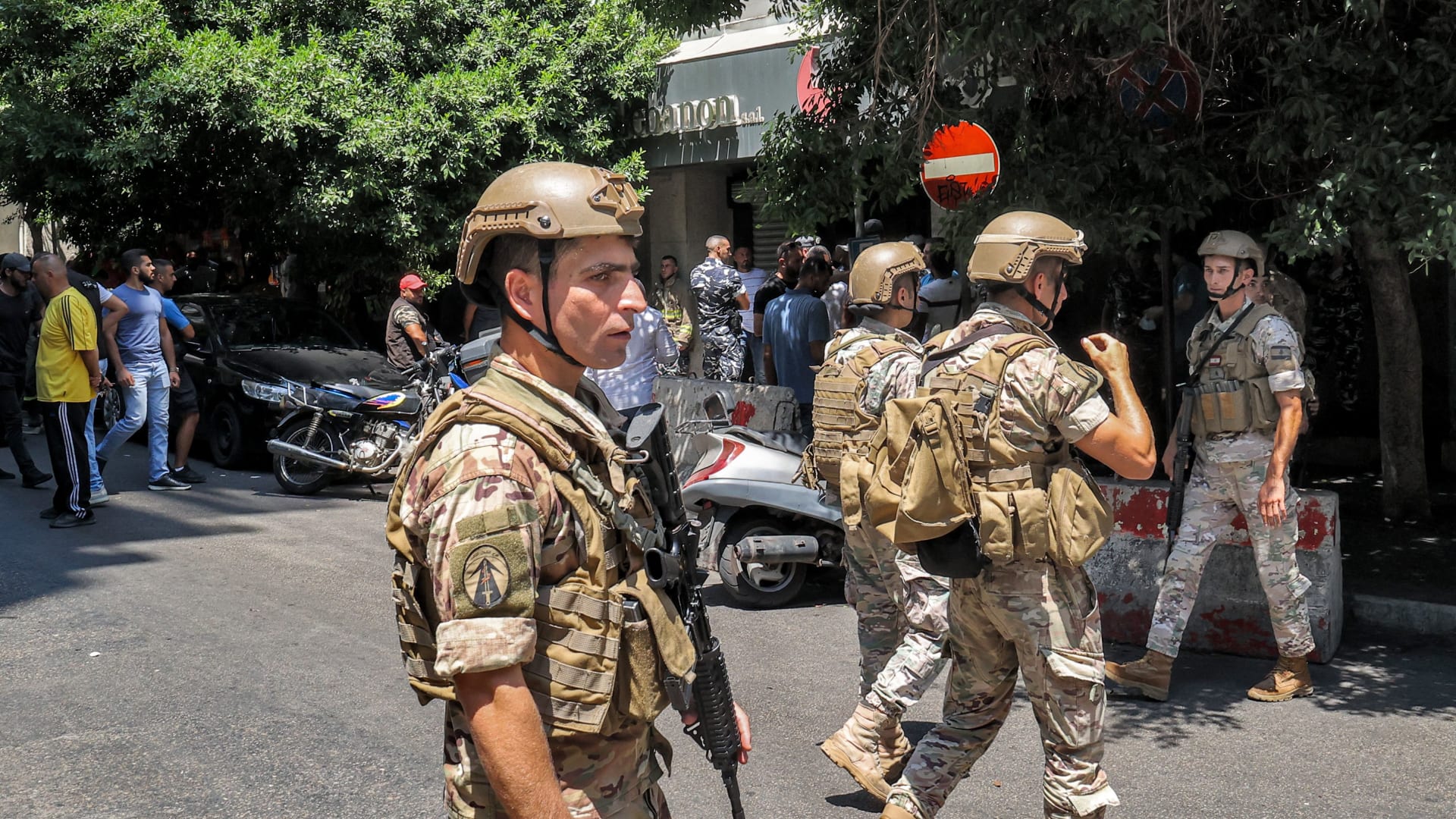 انتهاء أزمة احتجاز الرهائن ببنك في لبنان