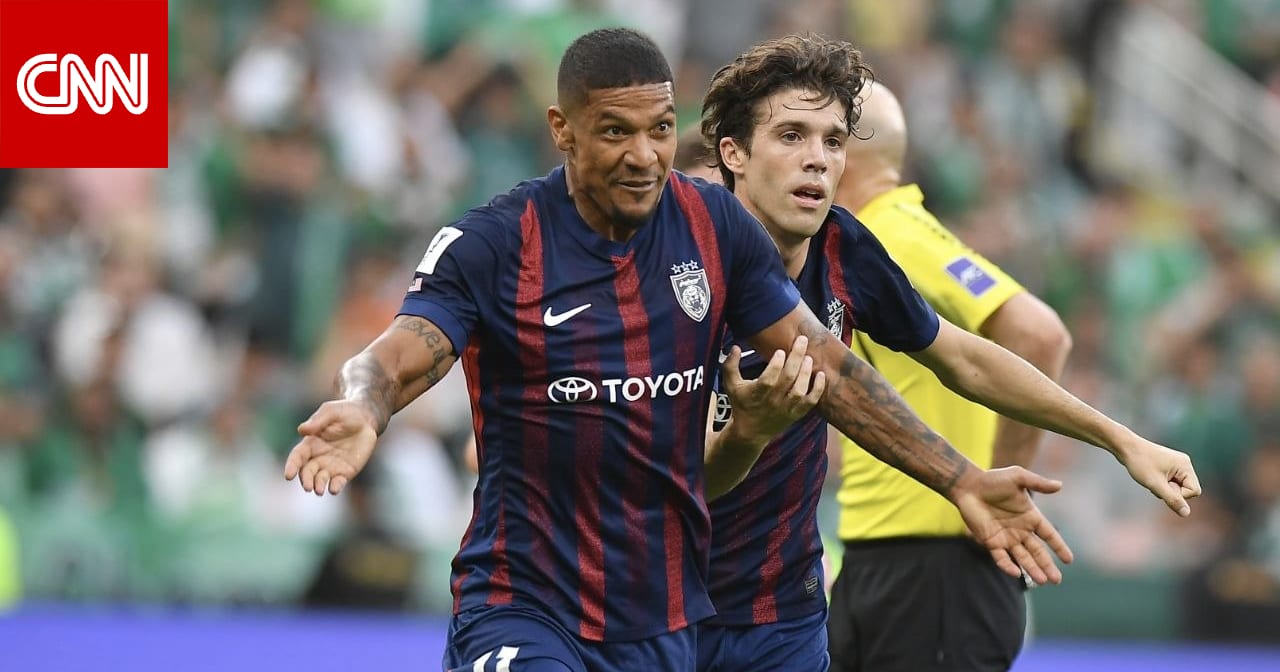 لفتة "إنسانية" من أهلي جدة تجاه لاعب جوهور بعد تعرضه لإصابة مروعة