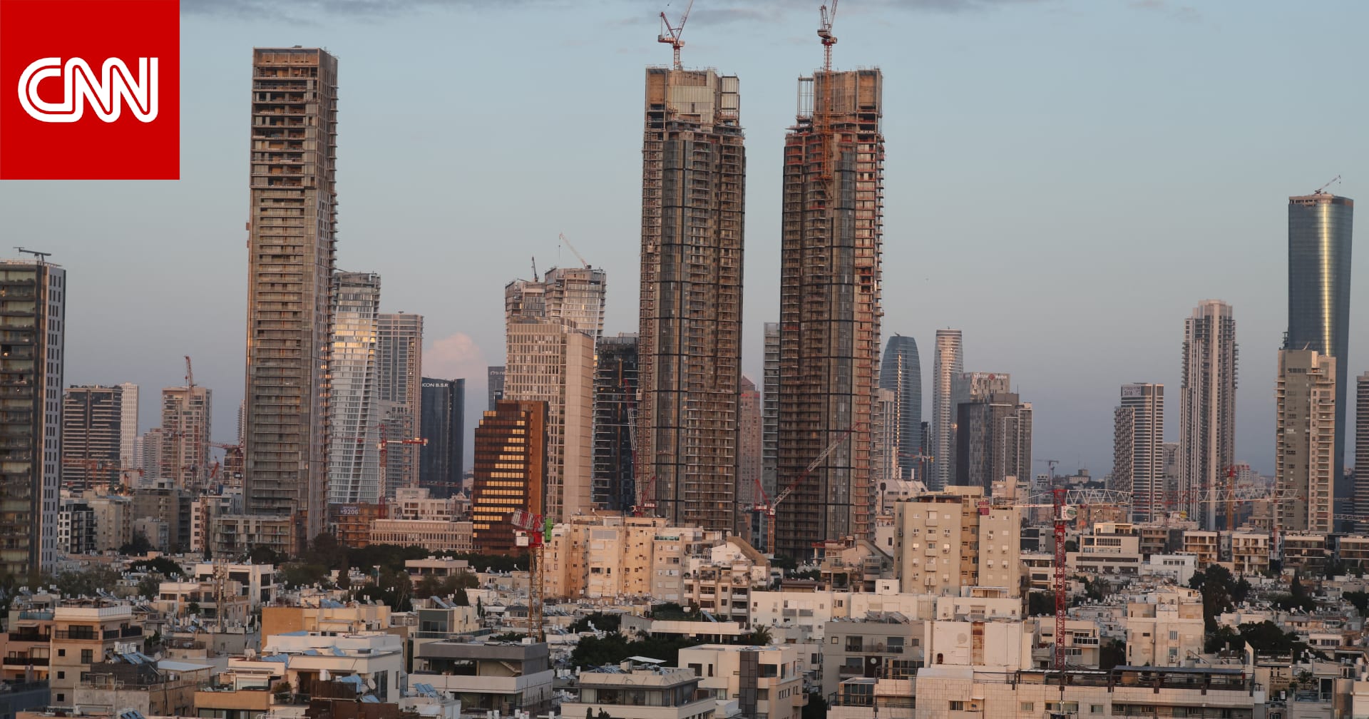 ألسنة لهب وأضرار في تل أبيب عقب هجوم صاروخي إيراني