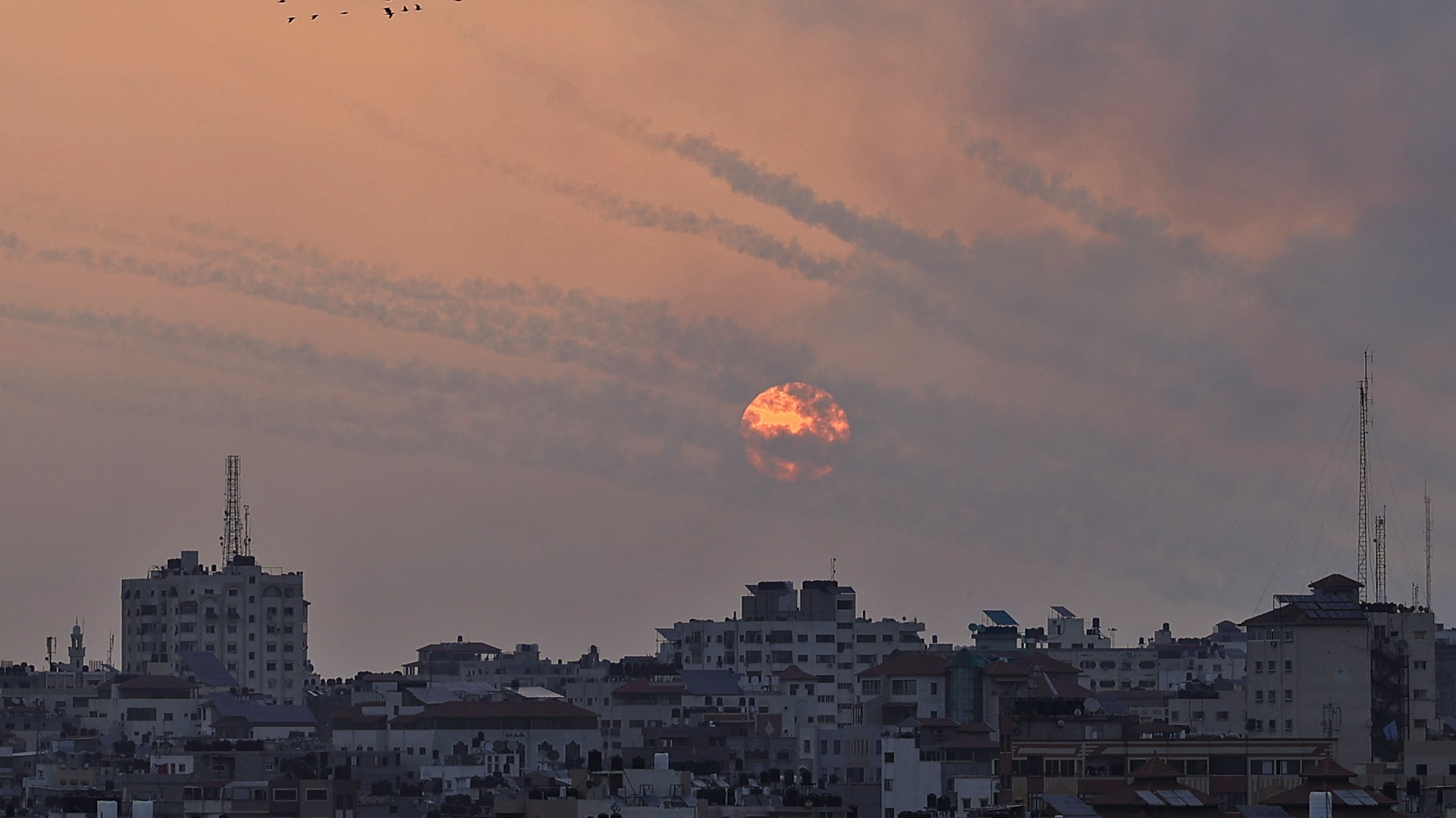 القدس تتأرجح على حافة ثوران بركاني هو الأكبر منذ سنوات.. آخر التطورات من مراسلة CNN