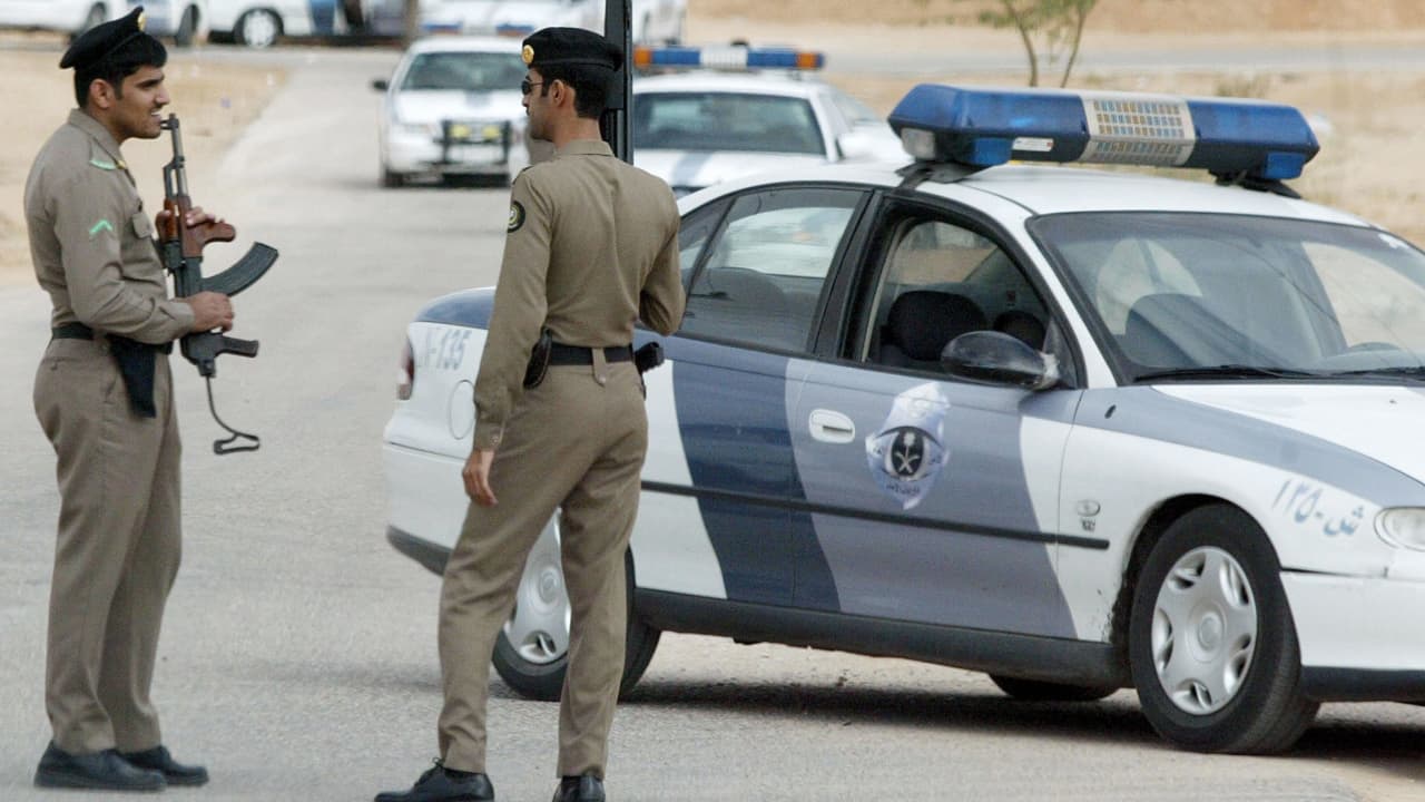 السعودية.. الأمن العام يعلن القبض على شخص ضرب امرأة في مكان عام