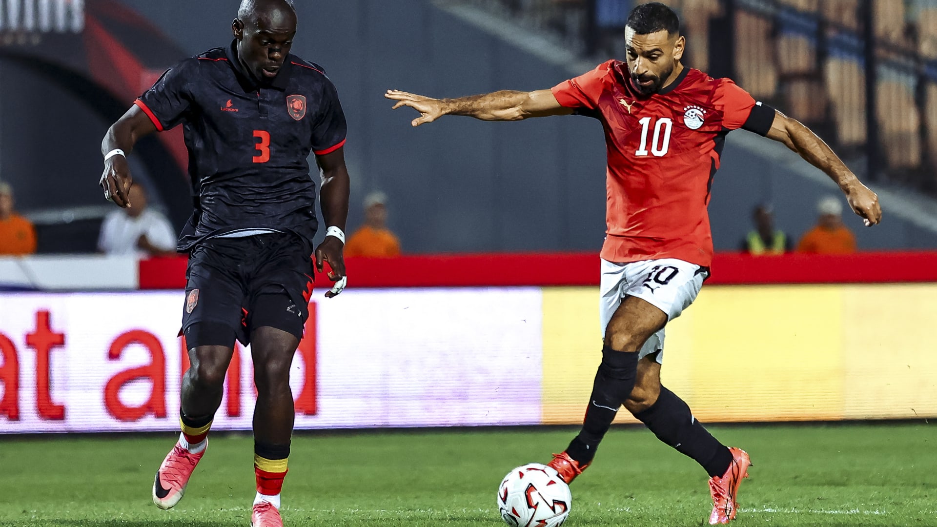 "الأمور فرطت".. ميدو يعلّق على مغادرة محمد صلاح معسكر منتخب مصر